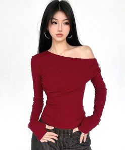 Red Asymmetrical Shoulder Pleated Long Sleeve T-Shirt - Slim Fit Waist-Defined Spring Top for 2025 Y2K Inspired Style