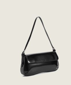 Red Baguette Underarm Bag - 2025 Spring/Summer Retro Flap Shoulder Bag for Commuting and Everyday Fashion