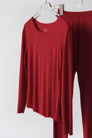 Red Fitted Seamless Autumn Top and Bottom Set - Temperature-Regulating Skin-Friendly Lenzing Modal for Good Luck and Zodiac Style