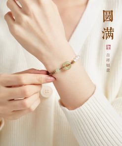 Red String Woven Safety Buckle Bracelet for Women, Pearl Zodiac Year Accessory, Niche Friendship Design for Girls