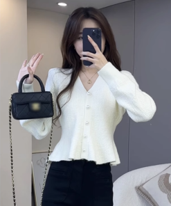 Red V-Neck Fishtail Sweater with Pearl Buttons - Women's Knitted Top for Spring and Autumn, Trendy Waist-Cinching Style