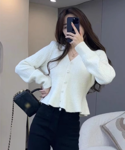 Red V-Neck Fishtail Sweater with Pearl Buttons - Women's Knitted Top for Spring and Autumn, Trendy Waist-Cinching Style