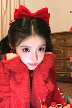 Red Velvet Bow Hair Clip for Women - High-End Princess Hairpin, White-Enhancing Top Clip, Elegant Hair Accessory