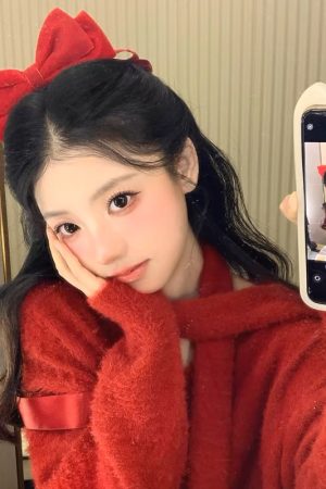 Red Velvet Bow Hair Clip for Women - High-End Princess Hairpin, White-Enhancing Top Clip, Elegant Hair Accessory