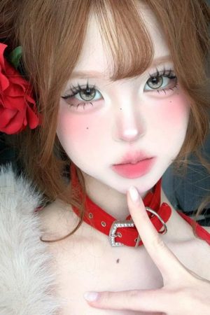 Red Velvet Choker Necklace for Y2K Style | Minimalist Collarbone Chain Accessory for Cool Girls and New Year Fashion