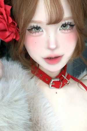 Red Velvet Choker Necklace for Y2K Style | Minimalist Collarbone Chain Accessory for Cool Girls and New Year Fashion