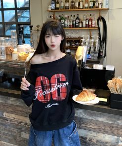 Relaxed Off-Shoulder Sweatshirt for Women - American Street Style, Loose Fit, Trendy Spicy Girl Top, Casual and Chic Fashion