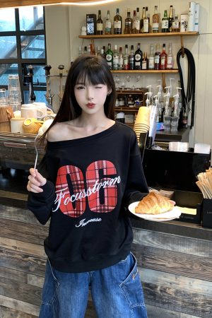 Relaxed Off-Shoulder Sweatshirt for Women - American Street Style, Loose Fit, Trendy Spicy Girl Top, Casual and Chic Fashion