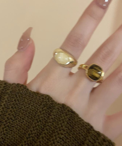 Retro Amber Faux Natural Stone Open Ring for Women - 2025 Niche Design Jewelry, Unique Fashion Statement Accessory