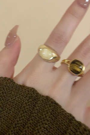 Retro Amber Faux Natural Stone Open Ring for Women - 2025 Niche Design Jewelry, Unique Fashion Statement Accessory