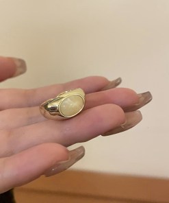 Retro Amber Faux Natural Stone Open Ring for Women - 2025 Niche Design Jewelry, Unique Fashion Statement Accessory