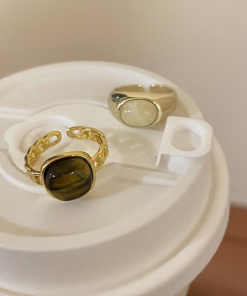 Retro Amber Faux Natural Stone Open Ring for Women - 2025 Niche Design Jewelry, Unique Fashion Statement Accessory