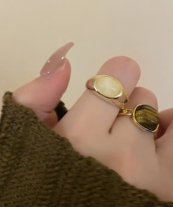 Retro Amber Faux Natural Stone Open Ring for Women - 2025 Niche Design Jewelry, Unique Fashion Statement Accessory