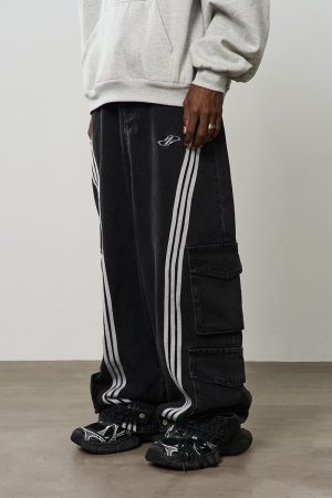 Retro American Street Wide-Leg Jeans with Pocket - Washed Vintage Style for a Trendy 90s Look