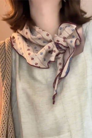 Retro Artistic Cotton Linen Scarf - Versatile Triangular Neck Decoration in Japanese & Korean Style for Summer Fashion