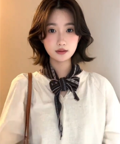 Retro Artistic Cotton Linen Scarf for Women - Versatile Triangular Neck Scarf in Japanese and Korean Style