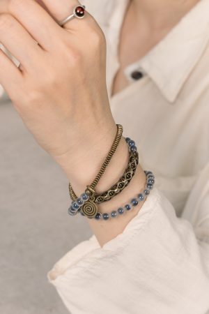 Retro Artistic Multi-Layer Heart Agate Bracelet for Women - Versatile Non-Fish Design, Unique Niche Jewelry