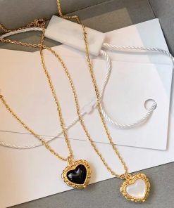 Retro Black Agate and White Mother-of-Pearl Heart Pendant Necklace for Women - Trendy Layered Clavicle Chain for 2025 Fashion