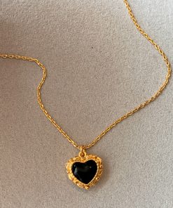 Retro Black Agate and White Mother-of-Pearl Heart Pendant Necklace for Women - Trendy Layered Clavicle Chain for 2025 Fashion