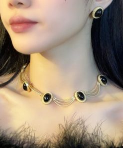 Retro Black Oval Geometric Earrings and Necklace Set for Women - Stylish Matte Gold Collarbone Chain Jewelry
