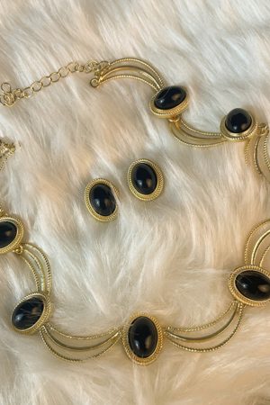 Retro Black Oval Geometric Earrings and Necklace Set for Women - Stylish Matte Gold Collarbone Chain Jewelry