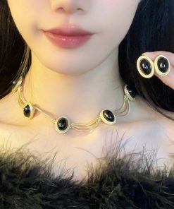 Retro Black Oval Geometric Earrings and Necklace Set for Women - Stylish Matte Gold Collarbone Chain Jewelry