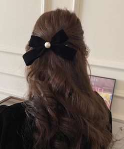 Retro Black Velvet Pearl Bow Hair Clip - Elegant Spring Clip Hairpin for Back of Head, 2025 Style, Vintage-Inspired Accessory