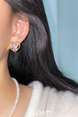 Retro Carved Heart Earrings for Women - Floating Palace Style French Ear Clips and Studs for Spring and Summer Fashion