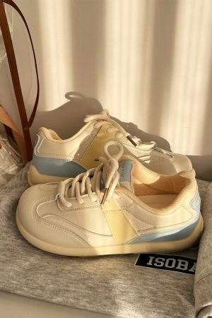 Retro Casual Sneakers for Women - Versatile College Style 2025 Model, Trendy and Comfortable Footwear