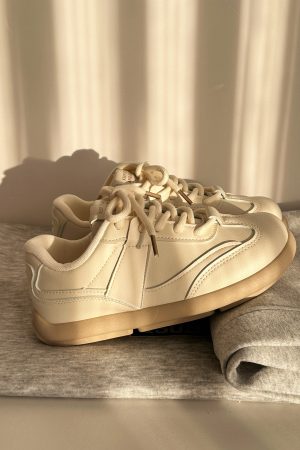 Retro Casual Sneakers for Women - Versatile College Style 2025 Model, Trendy and Comfortable Footwear