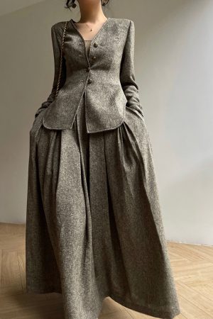 Retro Chinese Style A-Line Long Skirt Suit Set with Fragrant Wild Oolong Design â€“ Elegant Small Top and Skirt Ensemble