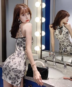 Retro Chinese Style Bodycon Dress - Backless Halter Qipao with Printed Design for a Sexy, Trendy Look