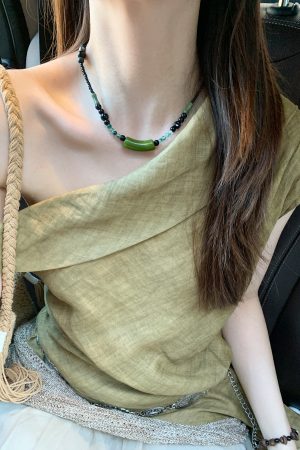 Retro Chinese-Style Dark Green Beaded Necklace for Women, Layered Ethnic Clavicle Chain, Versatile Fashion Accessory