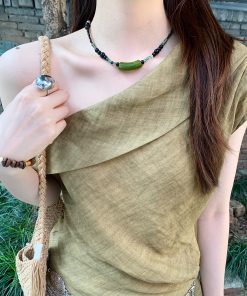 Retro Chinese-Style Dark Green Beaded Necklace for Women, Layered Ethnic Clavicle Chain, Versatile Fashion Accessory