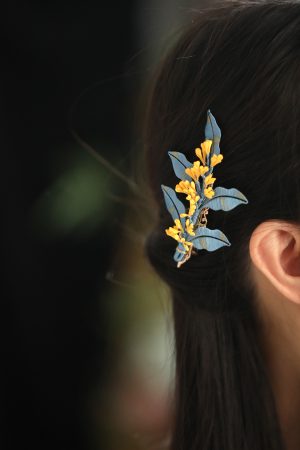 Retro Chinese Style Hair Clip with Osmanthus Design - Elegant Hanfu Accessories for Women, Perfect for Daily Wear and Matching Outfits