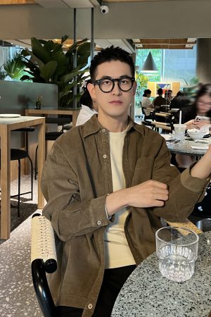 Retro Coffee Color Corduroy Shirt Jacket for Men - Loose Fit Japanese Style Casual Shirt for Autumn Winter Fashion