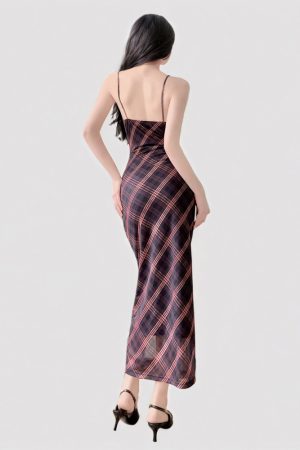 Retro Color Block Plaid V-Neck Backless Mesh Bodycon Dress - Simple Sexy Long Dress for 90s Y2K Fashion Enthusiasts