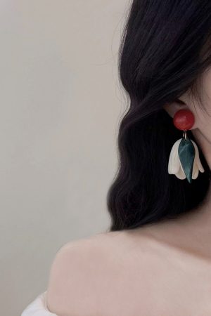 Retro Color-Blocking Floral Tulip Earrings for Women, Unique Exaggerated Design, Sweet Hong Kong Style Ear Clips for Small Faces