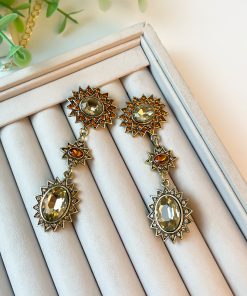 Retro Colorful Diamond-Studded Necklace for Women, Elegant Light Luxury Neck Chain, High-End Niche Design