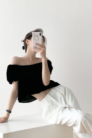 Retro Dark Pattern Pleated Doll Collar Velvet Top - Women's Summer Slim One-Shoulder Puff Sleeve Shirt