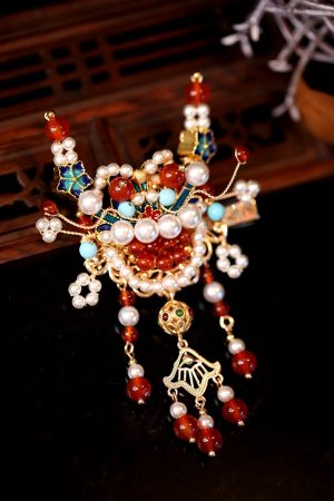 Retro Dragon Year Brooch Pin for Coats â€“ Classical National Style Accessory for Autumn and Winter Festive Fashion