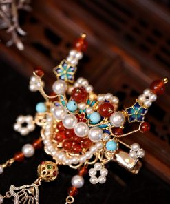 Retro Dragon Year Brooch Pin for Coats â€“ Classical National Style Accessory for Autumn and Winter Festive Fashion