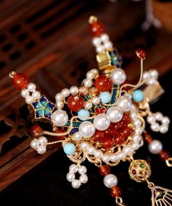 Retro Dragon Year Brooch Pin for Coats â€“ Classical National Style Accessory for Autumn and Winter Festive Fashion