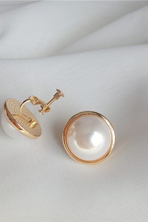 Retro European and American Large Pearl Earrings for Women - Fashionable Clip-On and Stud Designs
