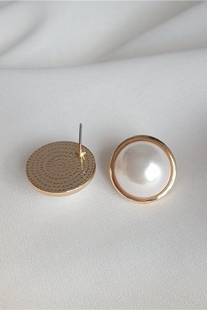 Retro European and American Large Pearl Earrings for Women - Fashionable Clip-On and Stud Designs