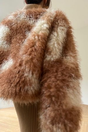 Retro Faux Fur Winter Coat - Eco-Friendly Loose Fit Short Jacket with Long Hair Design - Stylish and Fashionable Outerwear