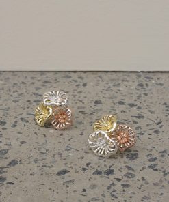 Retro French Hollow Flower Design Ear Clip Earrings - Artistic Niche Personality in Three Colors - Elegant Fashion Accessory