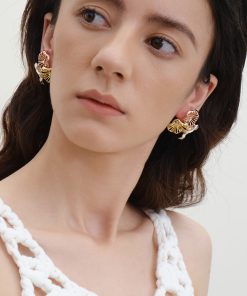 Retro French Hollow Flower Design Ear Clip Earrings - Artistic Niche Personality in Three Colors - Elegant Fashion Accessory