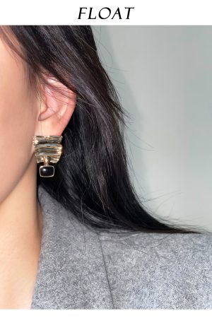 Retro Geometric Metal Wave Square Earrings in Black and Gold - Floating French Style Ear Clips and Studs for Women