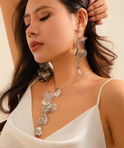 Retro Ginkgo Leaf Tassel Necklace for Women - Sweet Cool Design, Cross-Border European and American Style Jewelry Accessories